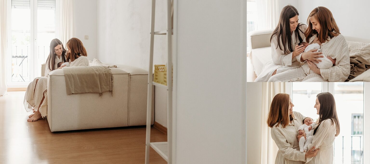 Madres con su bebita recien nacida en el salón de su casa de Madrid.